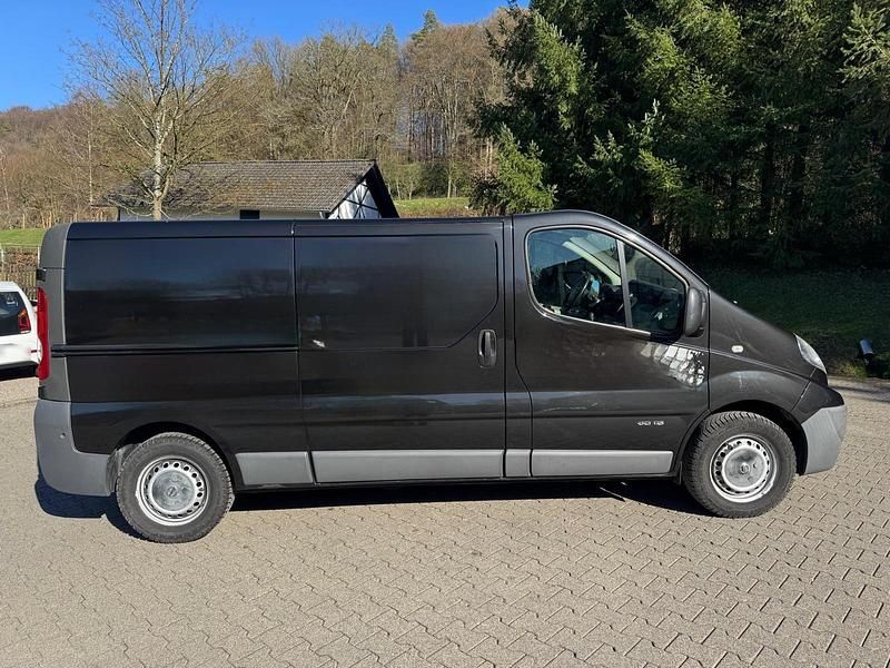 Gebraucht Nissan Primastar 115 PS (84 kW) 2014 Schwarz Van / Kleinbus