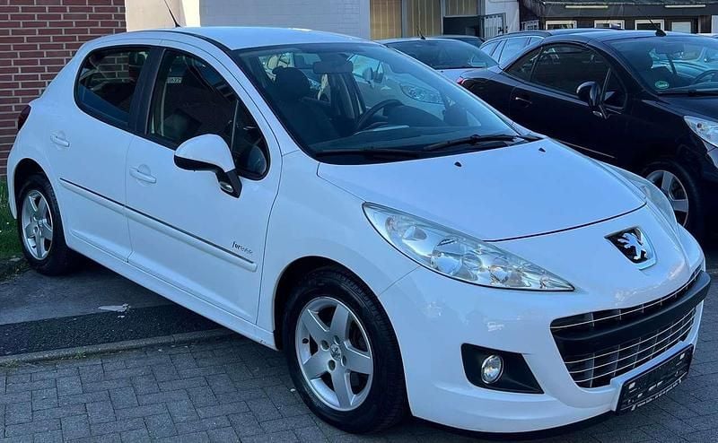 Gebraucht Peugeot 207 Forever 95 PS (69 kW) 2012 Lack weiss banquise Kleinwagen