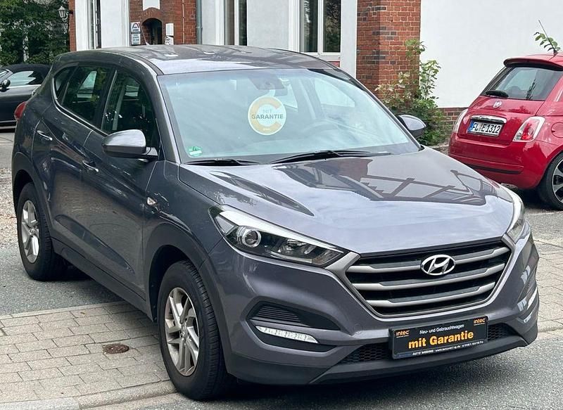 Grau Gebraucht 2016 Hyundai Tucson Classic SUV | 12.300 € (Fairer Preis) - Bild 1/4