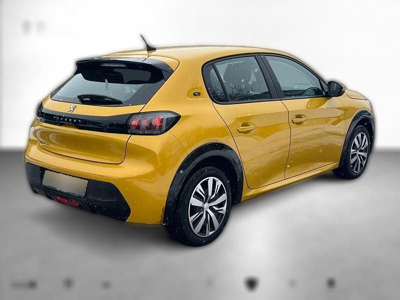 Gebraucht Peugeot e-208 Active 100 kW (136 PS) 2021 Gelb metallic Kleinwagen