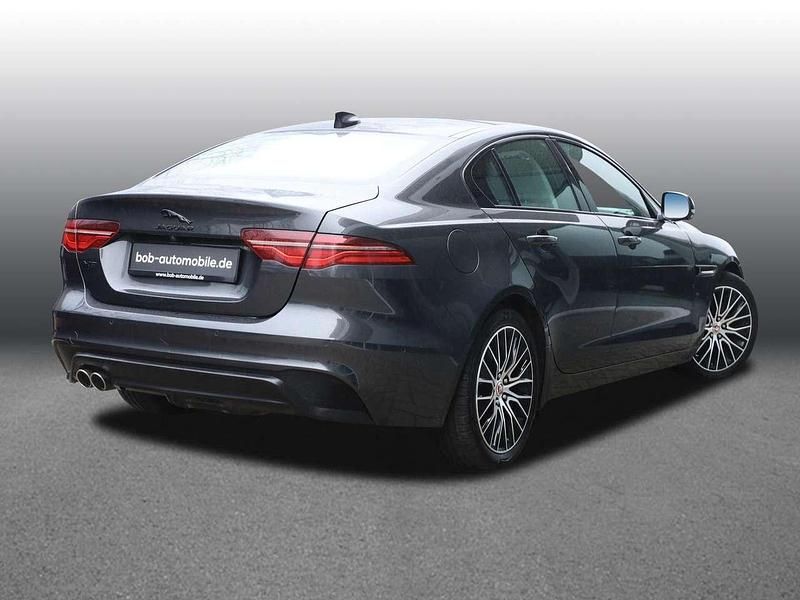 Gebraucht Jaguar XE SE 204 PS (150 kW) 2021 Grau Limousine