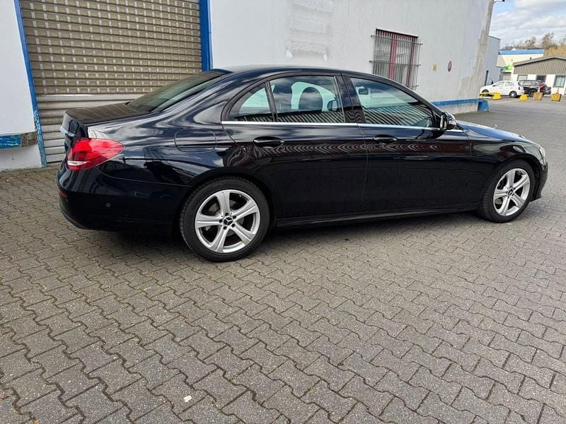 Gebraucht Mercedes E200 150 PS (110 kW) 2019 Schwarz Limousine