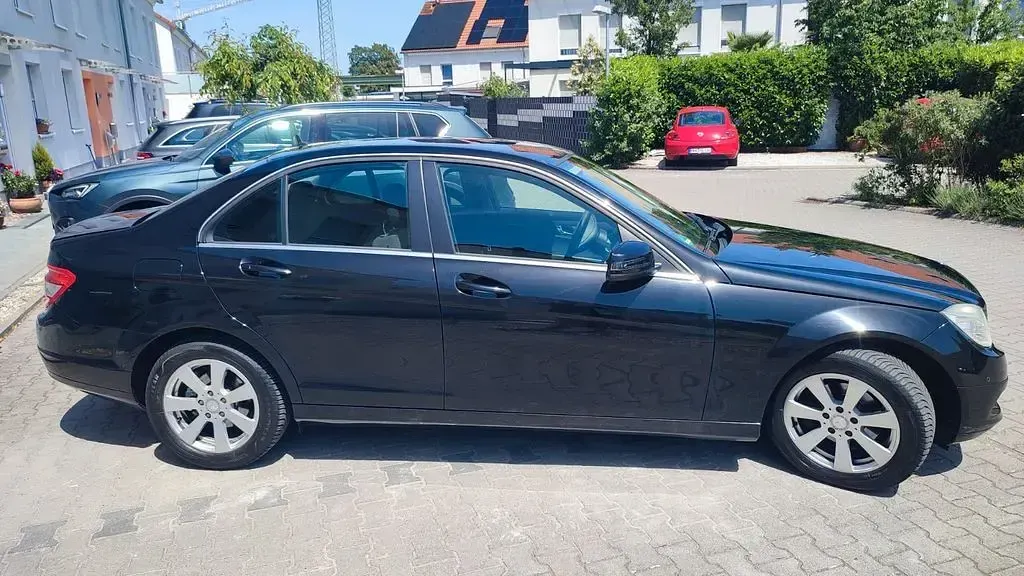 Gebraucht Mercedes C180 156 PS (114 kW) 2008 Schwarz Limousine