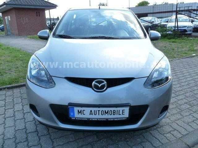 Gebraucht Mazda 2 Independence 75 PS (55 kW) 2009 Silber metallic Kleinwagen