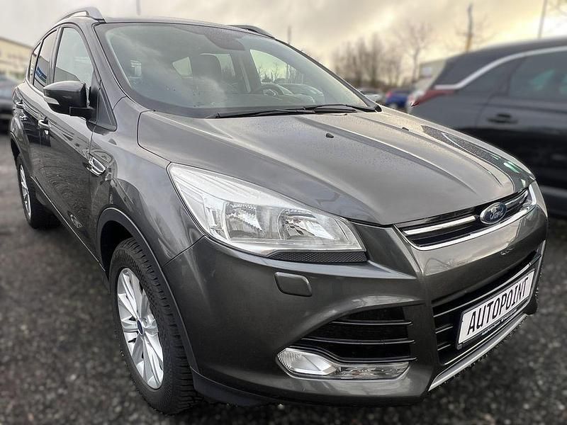 Gebraucht Ford Kuga Titanium 150 PS (110 kW) 2016 Grau SUV