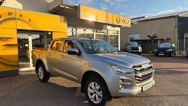Gebraucht Isuzu D-Max 163 PS (119 kW) 2024 Silber Pickup
