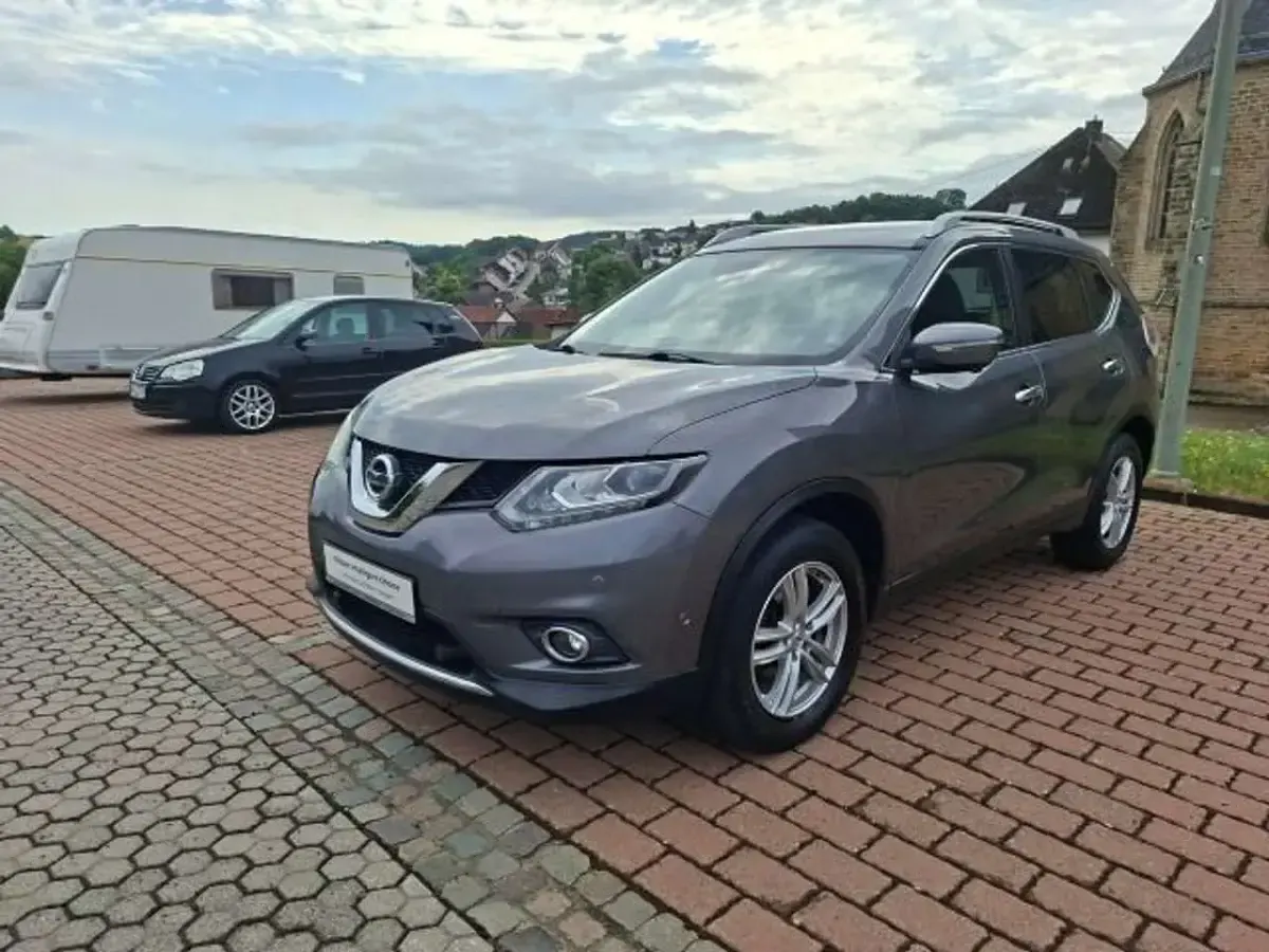 Gebraucht Nissan X-Trail Tekna 131 PS (96 kW) 2017 Gun metallic (m) SUV