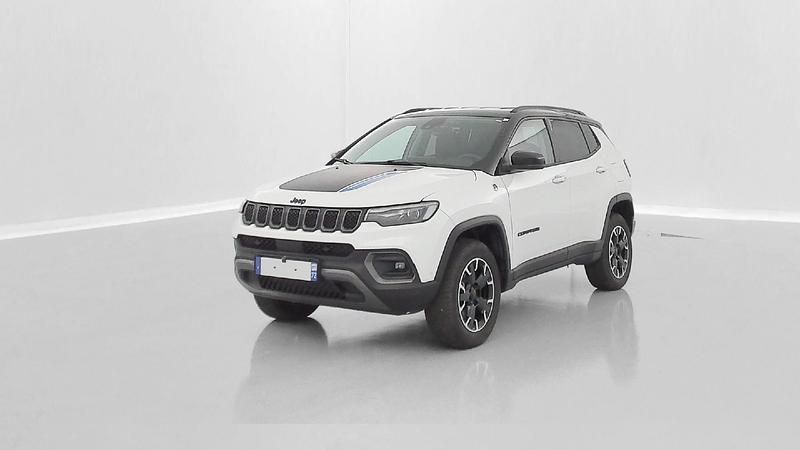 Gebraucht Jeep Compass 179 PS (131 kW) 2024 Alpine white SUV