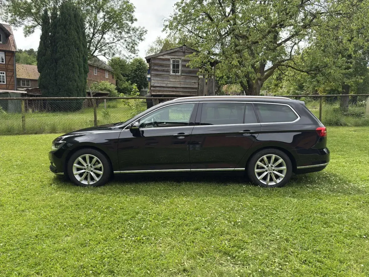 Gebraucht VW Passat Highline 150 PS (110 kW) 2015 Schwarz Kombi