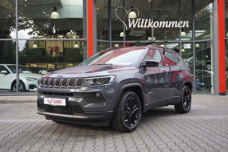 Grau Gebraucht 2023 Jeep Compass Limited SUV | 25.950 € (Superpreis) - Bild 1/4