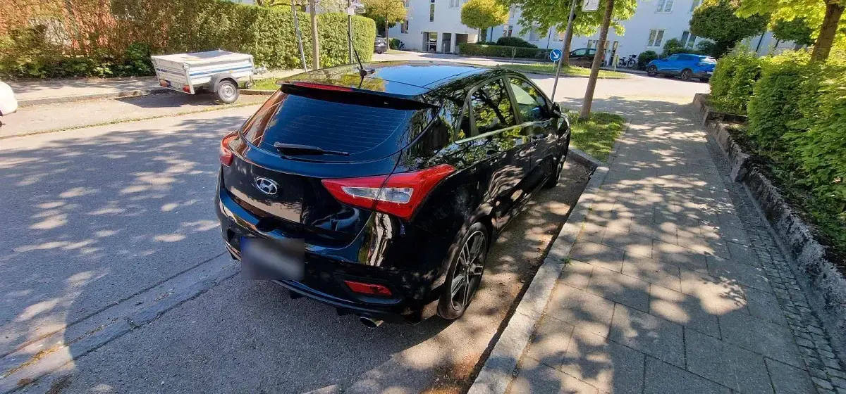 Gebraucht Hyundai i30 Turbo 186 PS (136 kW) 2016 Schwarz Limousine