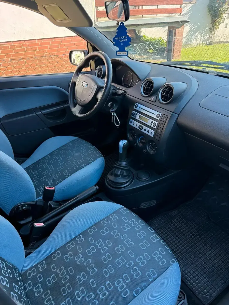 Używany Ford Fiesta 80 KM (58 kW) 2005 Hatchback