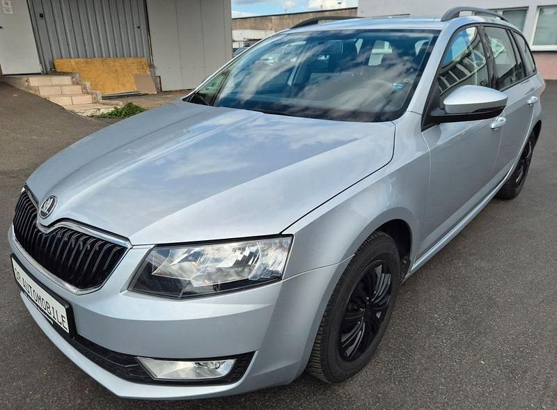 Silber Gebraucht 2013 Skoda Octavia Ambition Kombi | 6.590 € (Guter Preis) - Bild 1/4