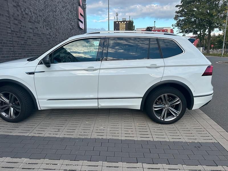 Weiß Gebraucht 2020 VW Tiguan Allspace SUV | 27.000 € (Etwas zu teuer) - Bild 1/4