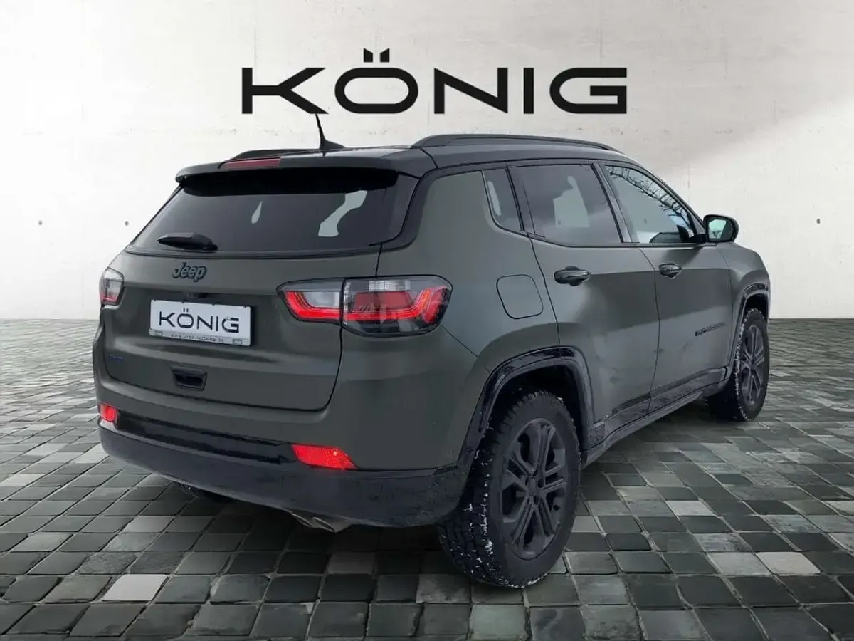 Käytetty Jeep Compass 179 HP (131 kW) 2022 Musta Katumaasturi