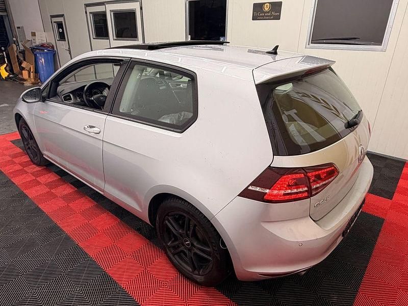 Second-hand VW Golf VII 150 CP (110 kW) 2016 Argintiu Berlinǎ