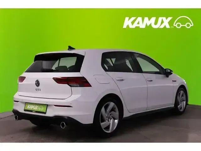 Gebraucht VW Golf VIII GTI 245 PS (180 kW) 2023 Weiß Limousine