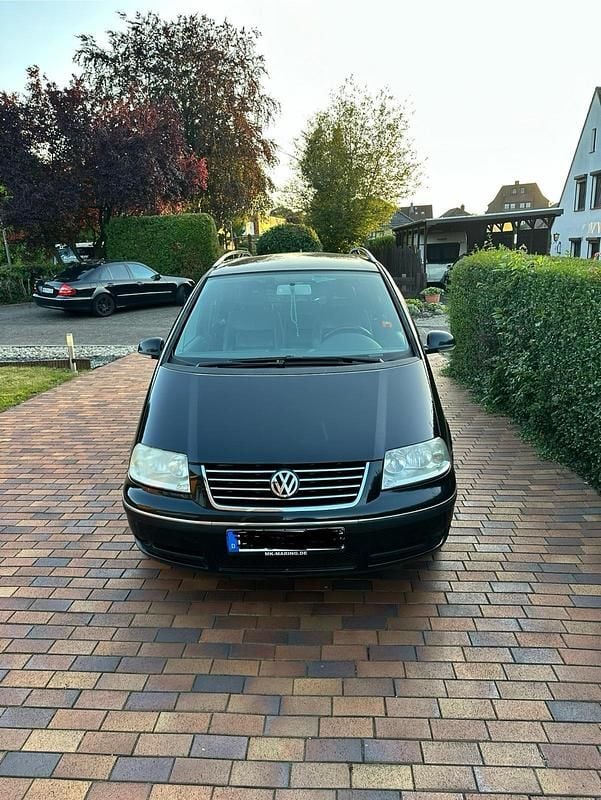 Schwarz Gebraucht 2007 VW Sharan Van / Kleinbus | 4.300 € (Etwas zu teuer) - Bild 1/4