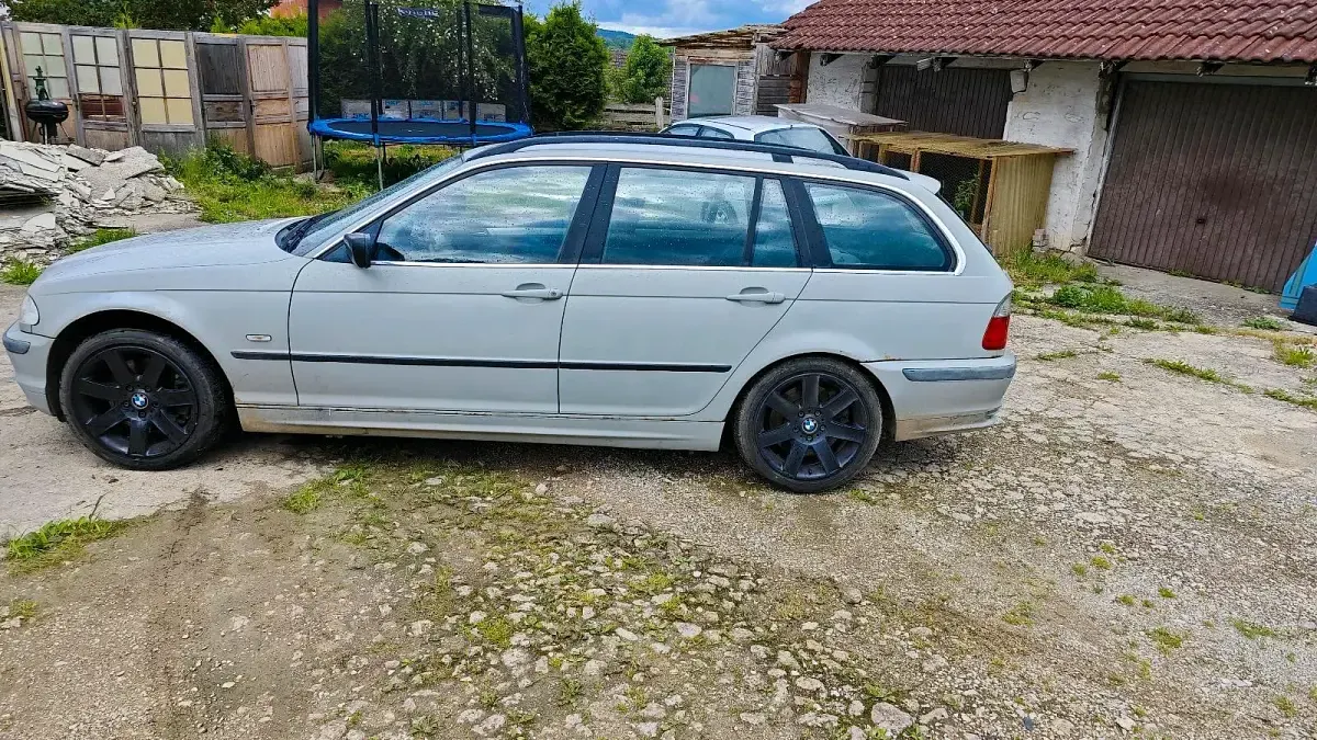 Gebraucht BMW 330 184 PS (135 kW) 2001 Grau Kombi