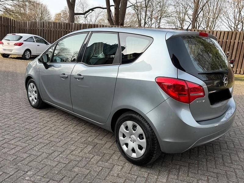 Second-hand Opel Meriva 95 CP (69 kW) 2013 Gri Monovolum