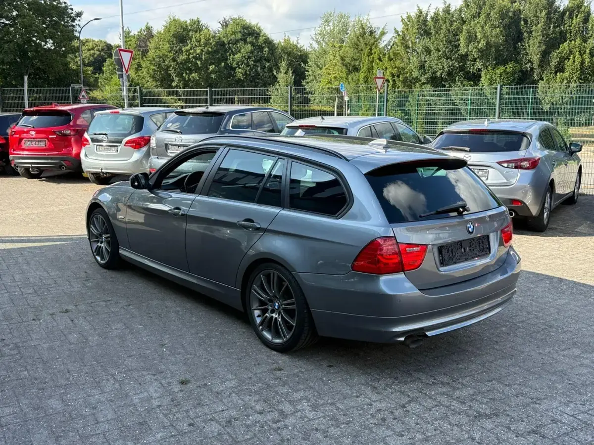 Gebraucht BMW 316 Sport Line 116 PS (85 kW) 2012 Grau Kombi
