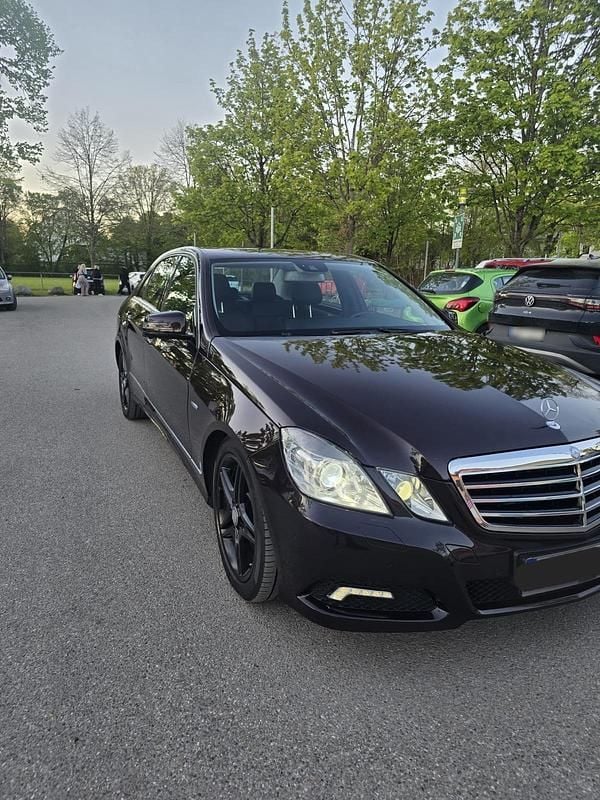 Second-hand Mercedes E350 292 CP (214 kW) 2009 Maro Berlinǎ