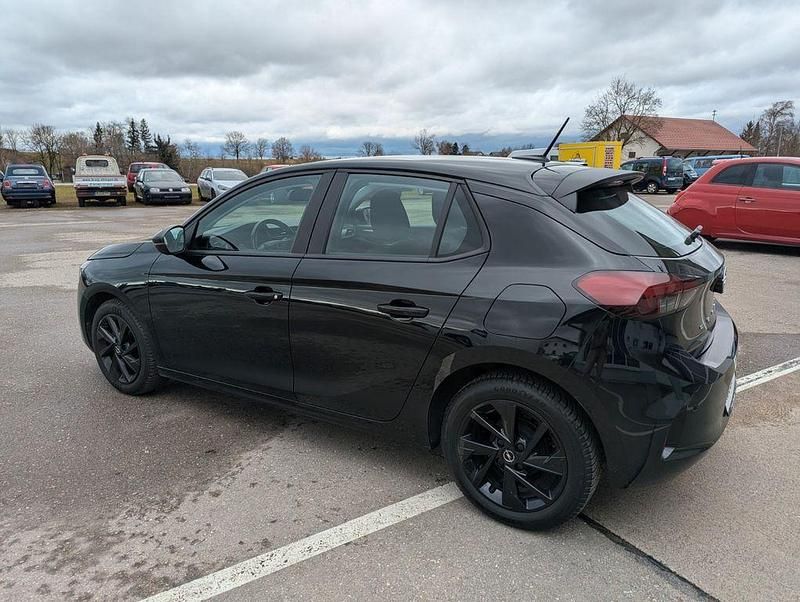 Używany Opel Corsa 75 KM (55 kW) 2024 Czarny Hatchback