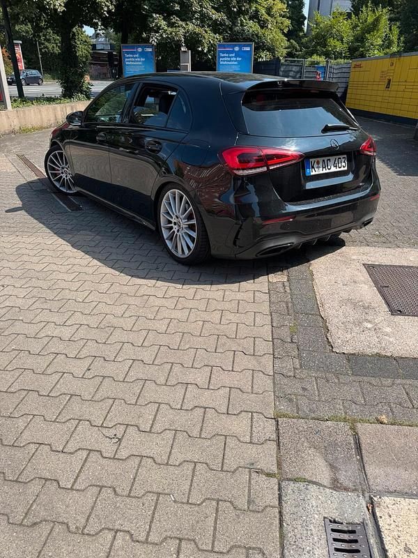 Schwarz Gebraucht 2020 Mercedes A220 Limousine | 22.000 € (Fairer Preis) - Bild 1/4