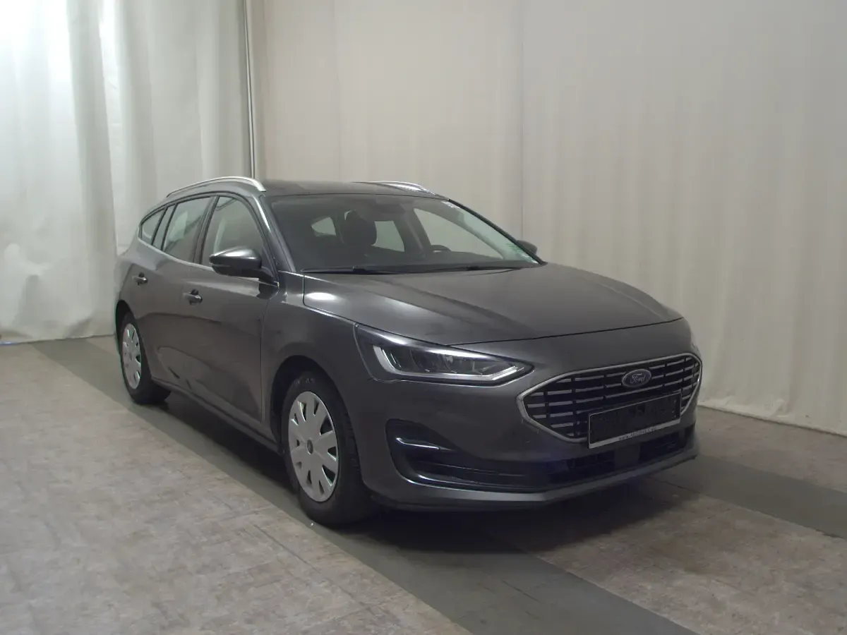Gebraucht Ford Focus Titanium 120 PS (88 kW) 2022 Grau Kombi