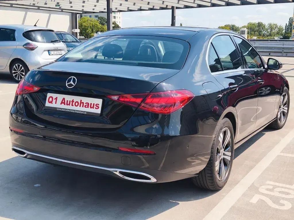 Gebraucht Mercedes C180 170 PS (125 kW) 2022 Obsidianschwarz  metalliclack Limousine