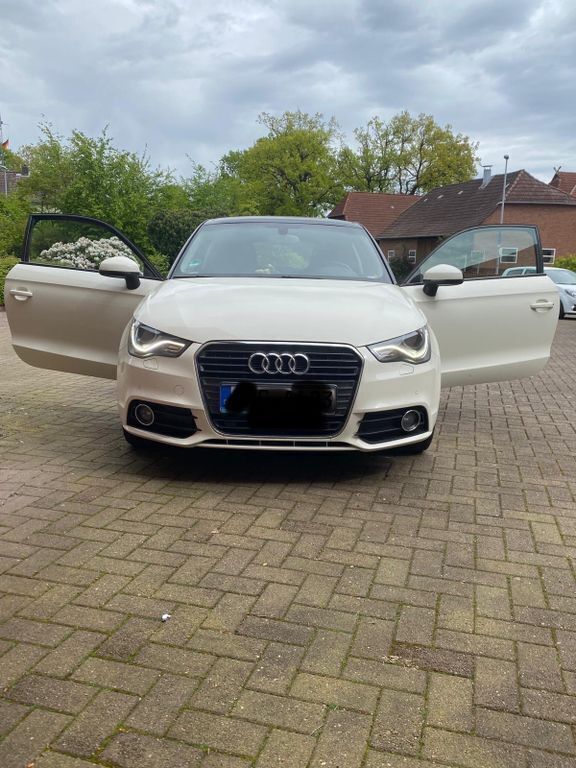 Weiß Gebraucht 2012 Audi A1 Ambition Kleinwagen | 8.700 € (Fairer Preis) - Bild 1/4