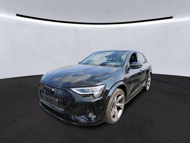 Mythosschwarz metallic Gebraucht 2022 Audi e-tron Ambiente SUV | 46.940 € (Fairer Preis) - Bild 1/2