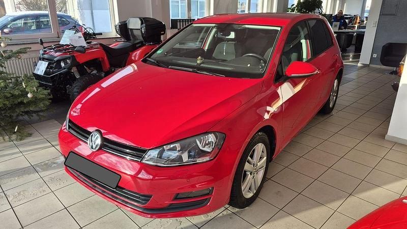 Rot Gebraucht 2013 VW Golf Comfortline Limousine | 9.980 € (Fairer Preis) - Bild 1/4