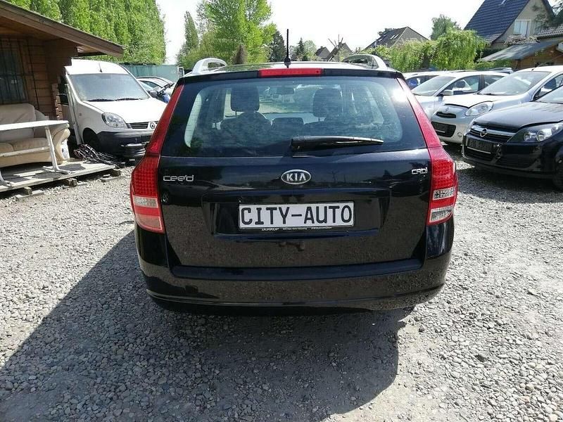Gebraucht Kia Ceed 116 PS (85 kW) 2012 Schwarz metallic Kleinwagen