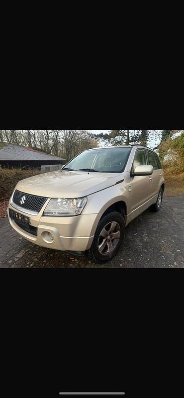 Gold Gebraucht 2006 Suzuki Grand Vitara SUV | 3.999 € (Fairer Preis) - Bild 1/4