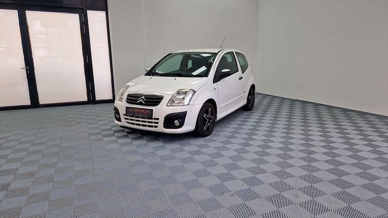 Weiß Gebraucht 2010 Citroën C2 VTR Sport Kleinwagen | 500 € - Bild 1/4