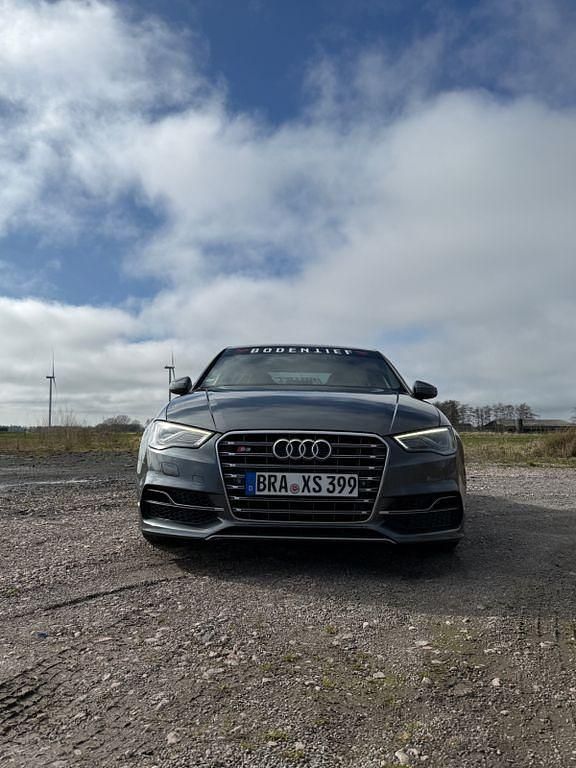 Gebraucht Audi S3 Ambiente 300 PS (220 kW) 2014 Grau Limousine