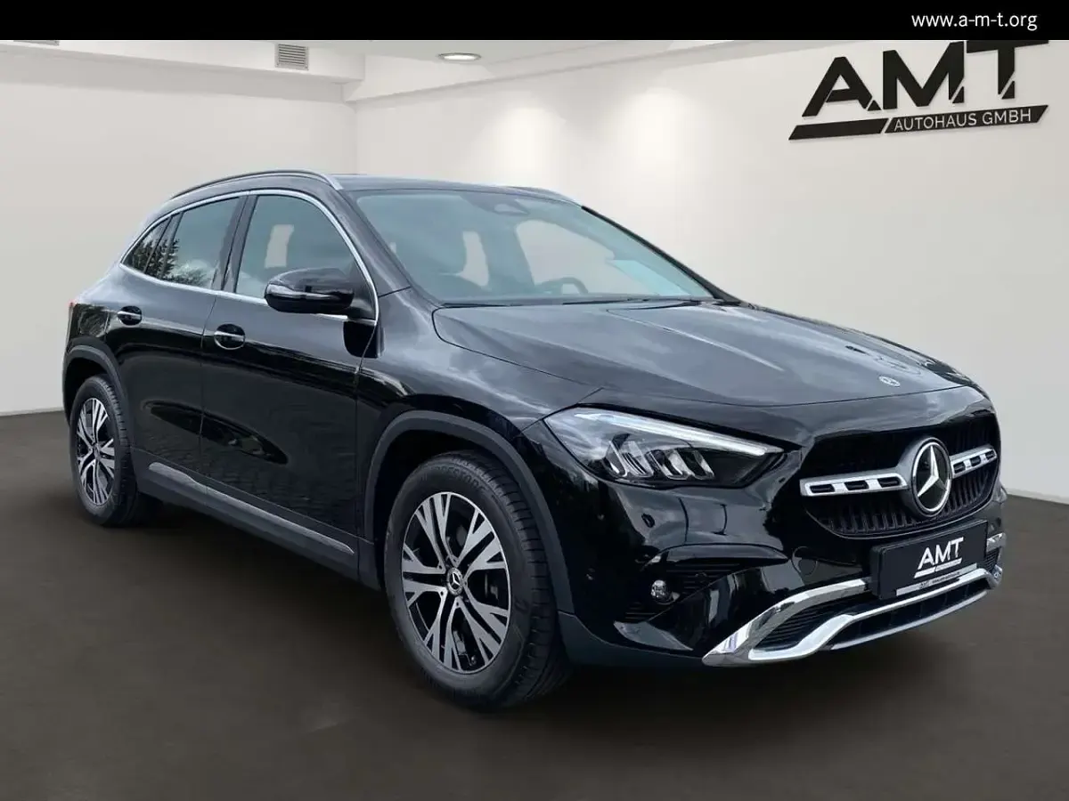 Gebraucht Mercedes GLA220 190 PS (139 kW) 2025 Kosmosschwarz SUV