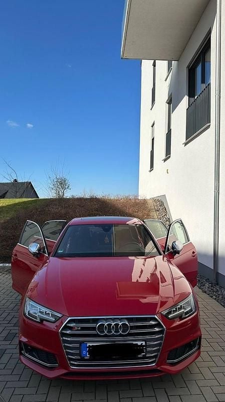 Gebraucht Audi S4 Sport 354 PS (260 kW) 2018 Rot Limousine