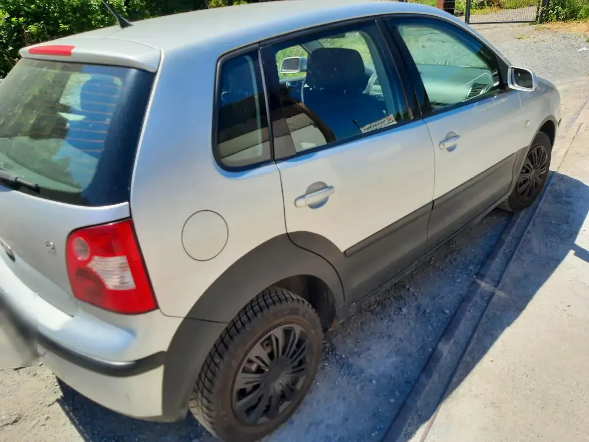Gebraucht VW Polo 63 PS (46 kW) 2003 Silber Kleinwagen
