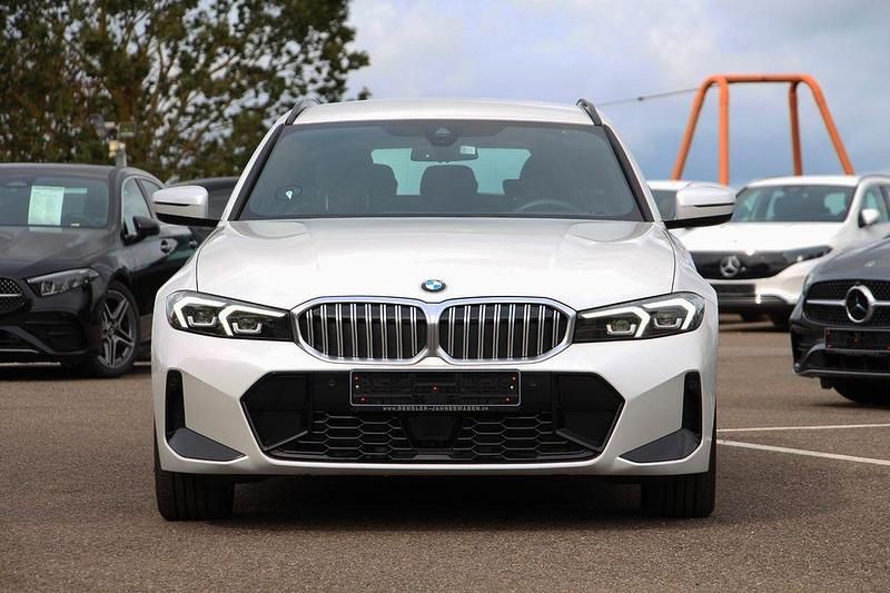 Gebraucht BMW 330 M Sport 245 PS (180 kW) 2025 Weiß Kombi