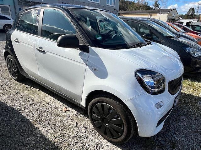 Gebraucht Smart ForFour Basis 71 PS (52 kW) 2018 Schwarz Kleinwagen