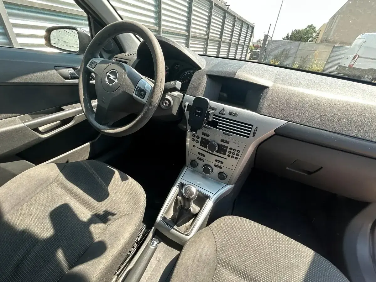 Gebraucht Opel Astra 116 PS (85 kW) 2009 Schwarz Kombi