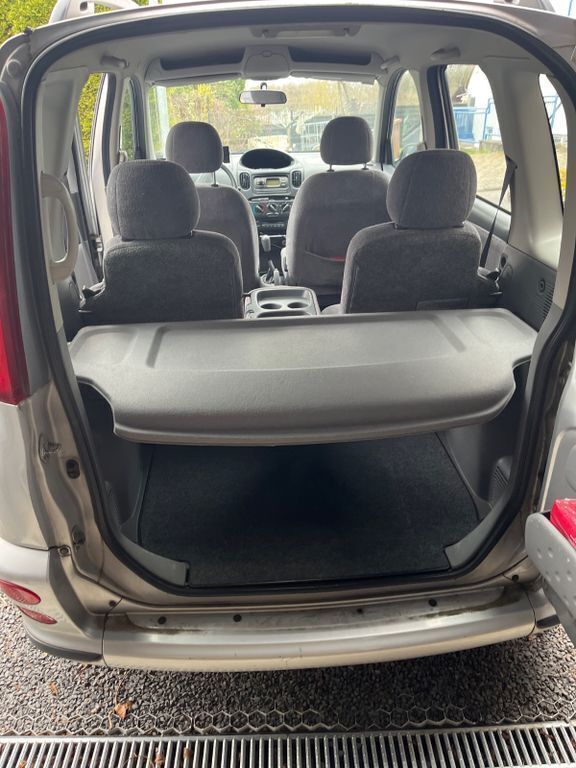 Silber Gebraucht 2002 Toyota Yaris Verso Sol Van / Kleinbus | 3.250 € - Bild 1/4