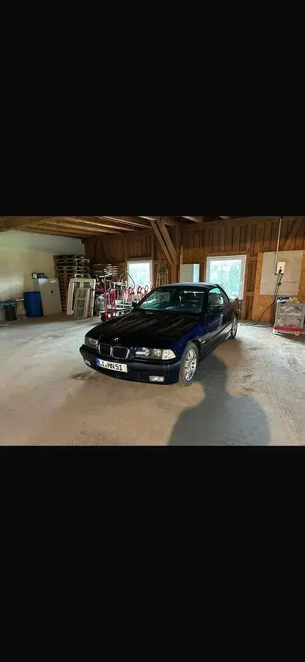 Gebraucht BMW 318 116 PS (85 kW) 1998 Blau Cabrio