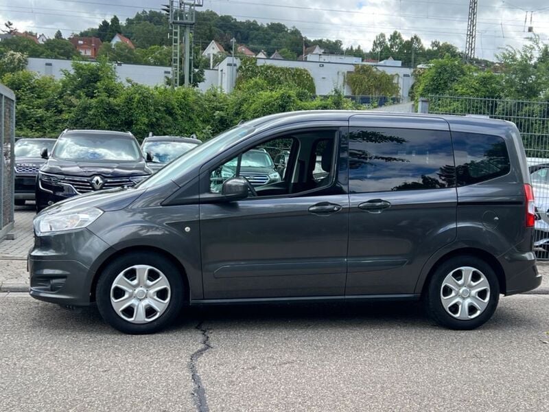 Gebraucht Ford Tourneo Courier Trend 101 PS (74 kW) 2015 Grau Van / Kleinbus
