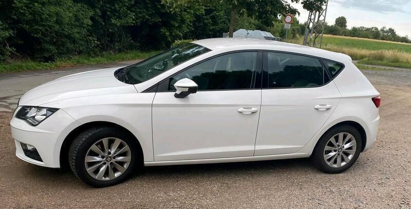 Weiß Gebraucht 2020 Seat Leon Limousine | 13.000 € (Superpreis) - Bild 1/4
