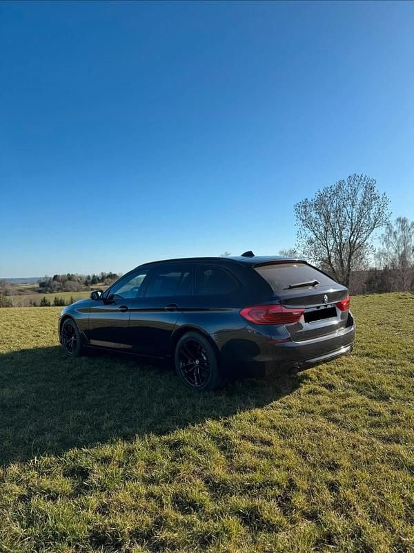 Gebraucht BMW 530 M Performance 252 PS (185 kW) 2019 Blau Kombi