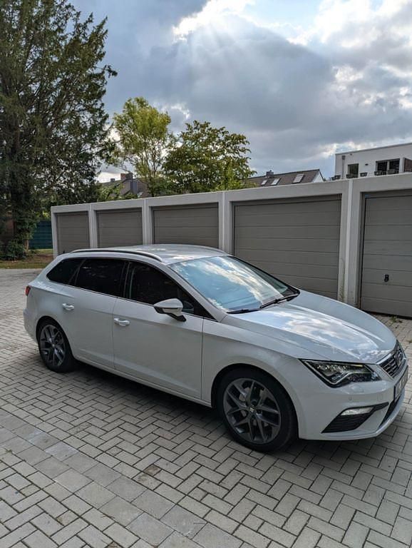 Weiß Gebraucht 2017 Seat Leon ST FR Kombi | 8.490 € (Superpreis) - Bild 1/4
