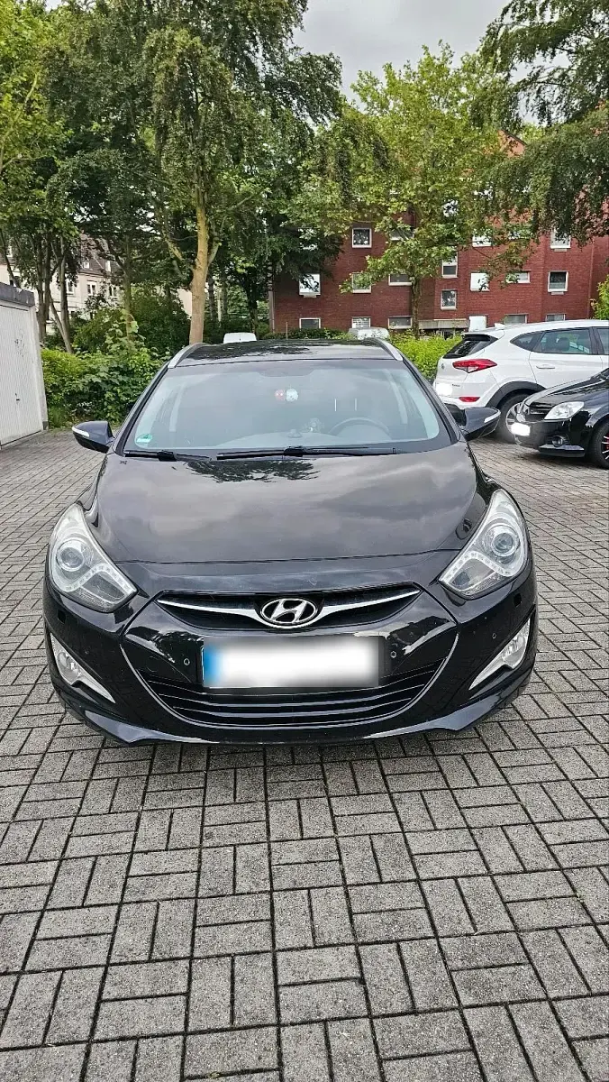 Gebraucht Hyundai i40 Edition 136 PS (100 kW) 2013 Schwarz Kombi